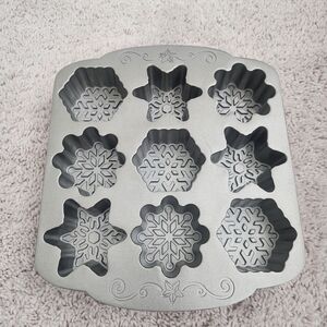 Ciora Snowflake Cakelet Pan Holiday Collection Heavy Cast Aluminum 9 Treats